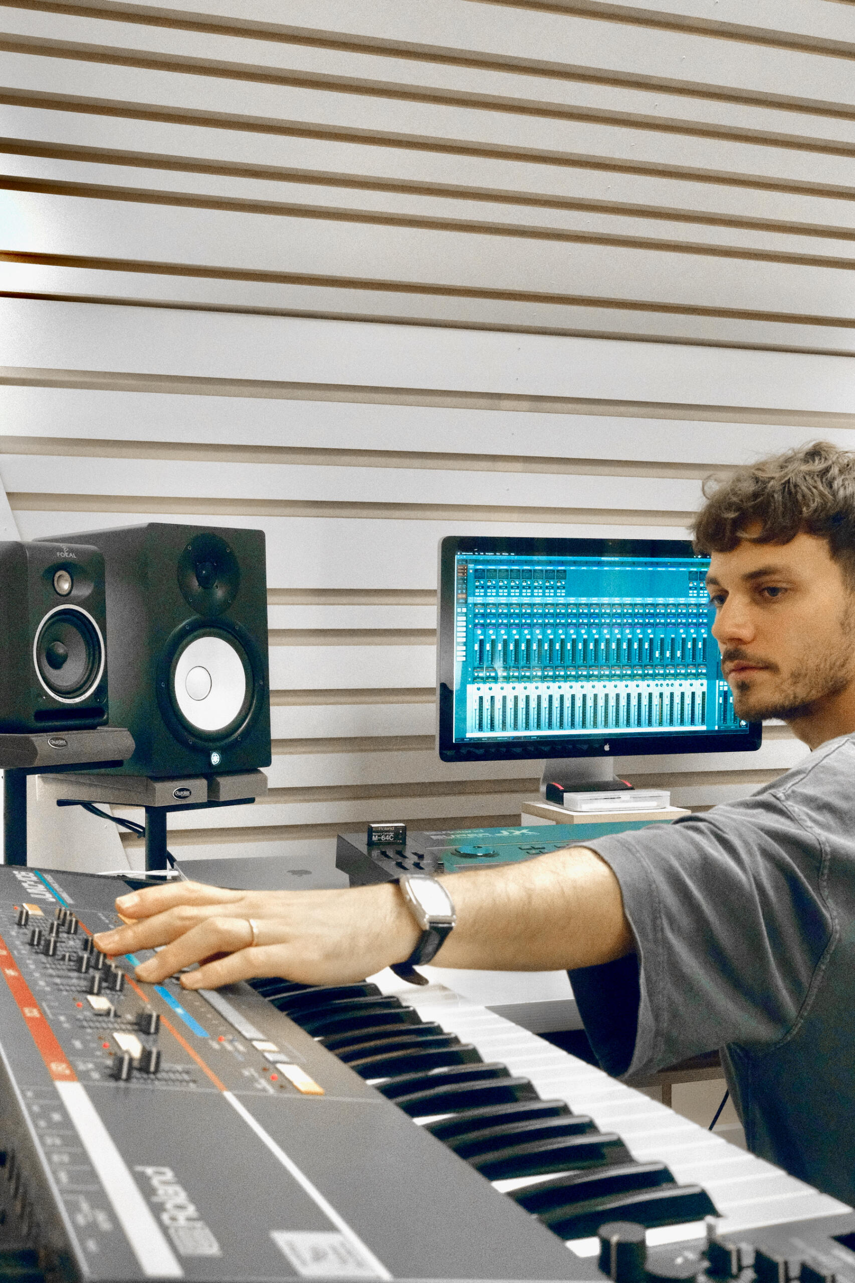 Loric Mathez - Music Producer, music production for your track Let me help you take your song from a demo to a fully produced song you're proud to release!